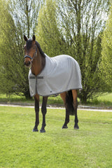 Equiline Abschwitzdecke Hugo mit abnehmbaren Bauchgurten Light Grey
