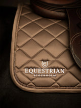 Equestrian Stockholm Springschabracke Line Champagne